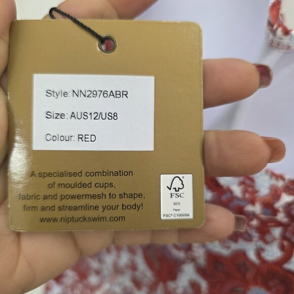 NEW Niptuck Women’s Sakina Floral Joanne One Piece Slimming Swimsuit size 8 Red - Picture 9 of 12